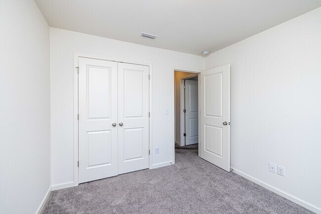 Foto del edificio - 3 Bedroom Townhome Bonterra Village AVAILA...