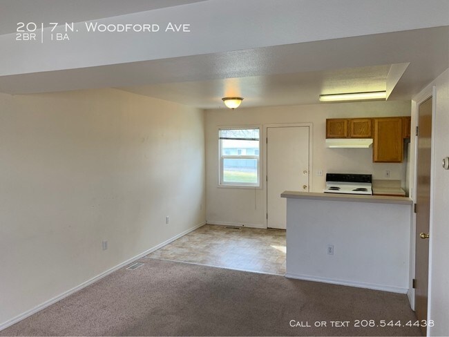Building Photo - Woodford Townhome Style Apartments