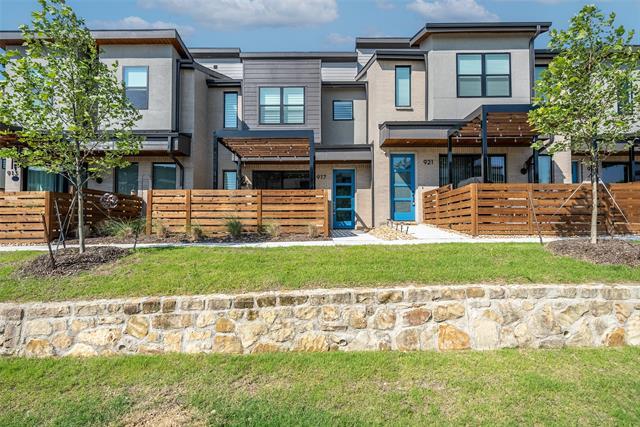 Building Photo - 917 Emerling Dr