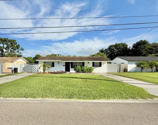 Foto del edificio - 641 72nd Ave N