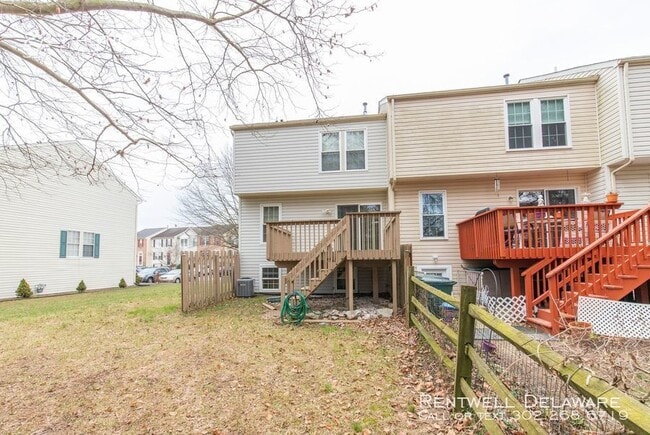 Building Photo - 22 Photinia Dr