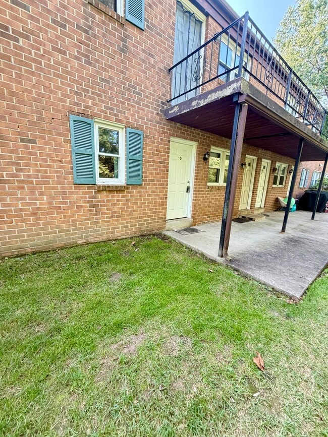 Building Photo - 117 Miller Rd