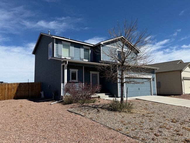 Foto del edificio - 3 Bed 3 Bath Home Minutes Away from Ft. Carson, Peterson SFB , & Schriever SFB!!