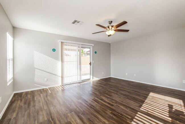 Building Photo - 12438 W Willow Ave