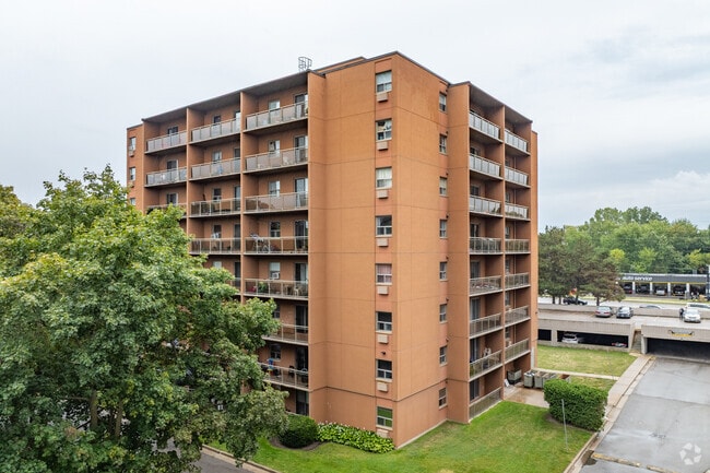 Building Photo - Adelaide Towers I - III