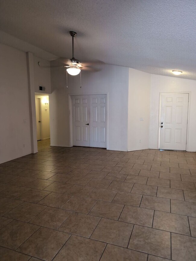 Foto del edificio - 73 S Cypress Ct
