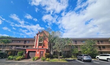 Building Photo - 2214 S Cypress Bend Dr