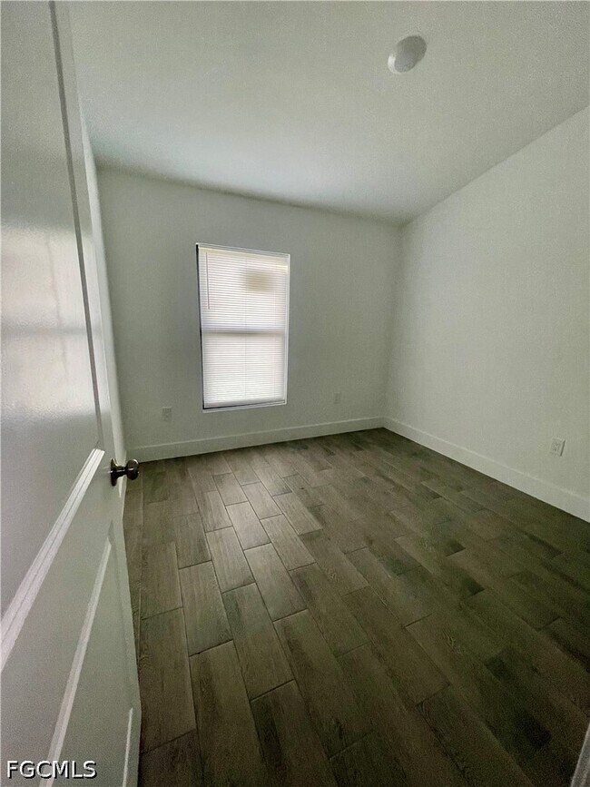 Foto del edificio - 1113-1115-1115 W 12th St