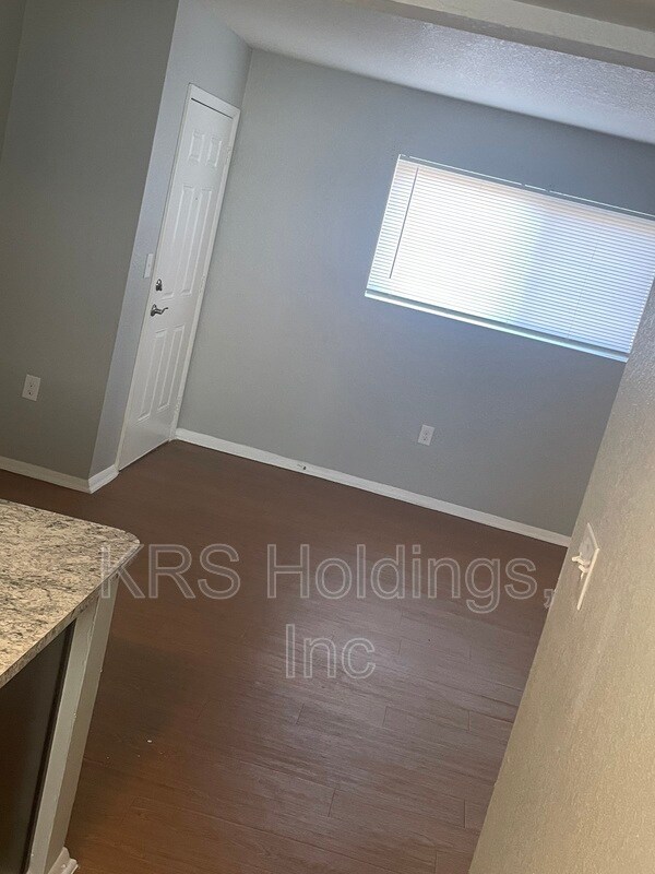 Foto del edificio - 4267 Newsome Dr