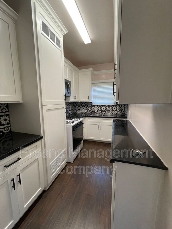 Foto del edificio - 1563 N Wishon Ave