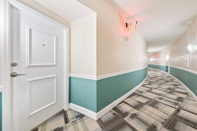 Foto del edificio - Downtown Orlando One Bedroom with Lake Eola View * * Modernized Waverly Condo