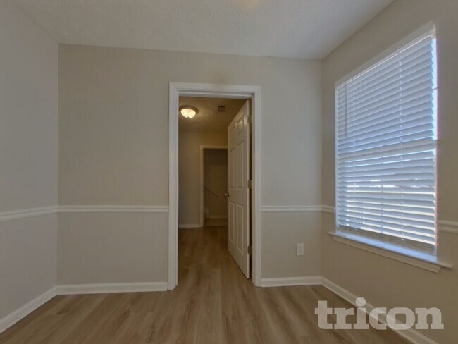 Foto del edificio - 100 Doves Nest