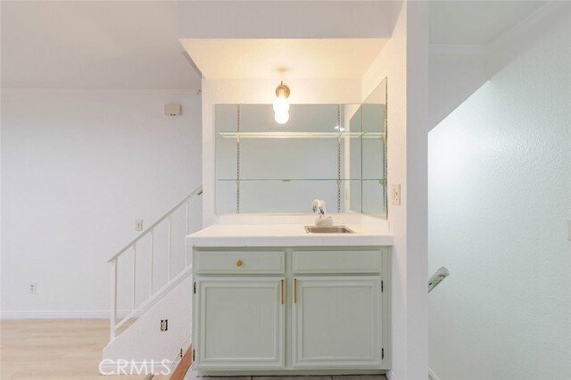 Building Photo - 10229 Variel Ave