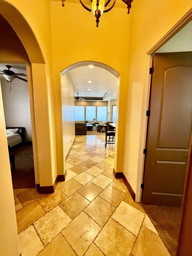 Foto del edificio - Beautiful Five-Bedroom Home in Tonaquint V...
