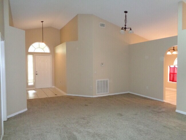 Building Photo - 2600 Alicia Ln