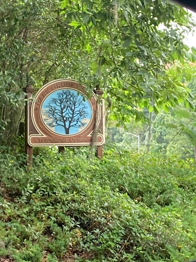 Parkbrook Circle Community Sign Entrance - 171 Parkbrook Cir