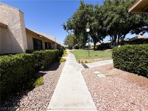 Building Photo - 328 N Linn Ln