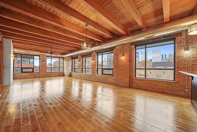 Building Photo - 935 W Randolph St