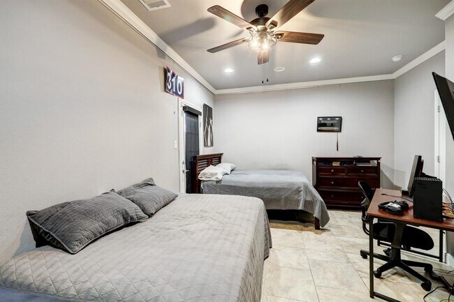 Foto del edificio - 1712 Silver St