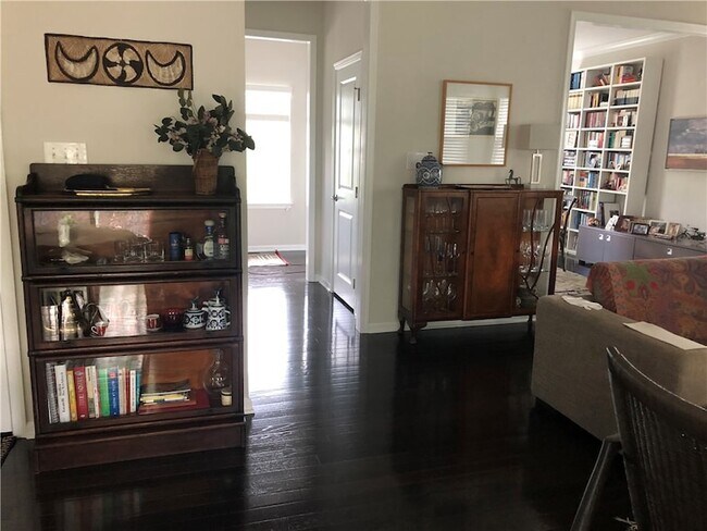 Foto del edificio - 112 Hamilton Dr