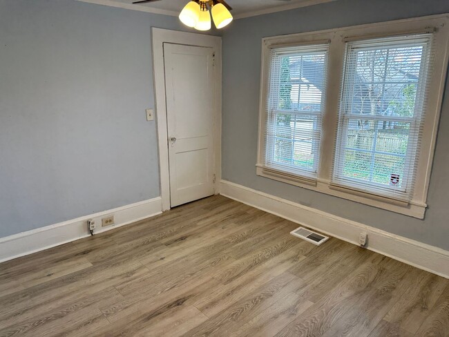 Building Photo - Adorable 2 Bedroom Home in Villa Heights!