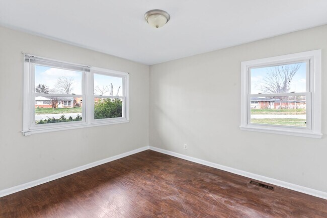 Foto del edificio - Cute 3 Bedroom 1 Bathroom of of Bardstown Rd