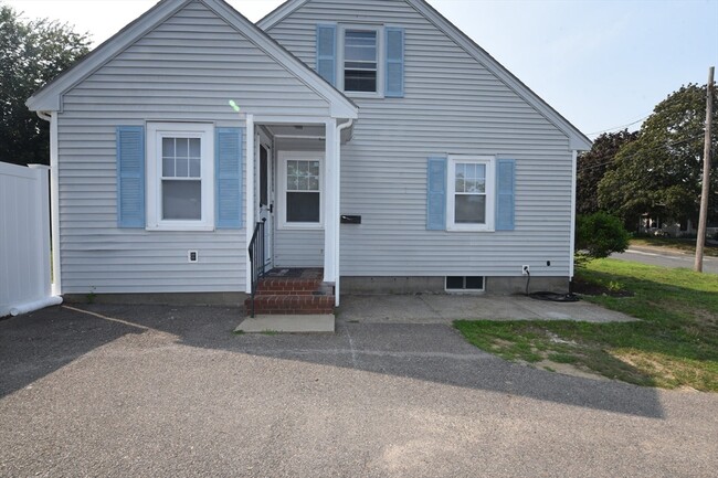 Building Photo - 18 Gould Rd