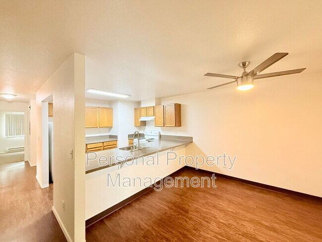 Building Photo - 3412 NE 66th Ave