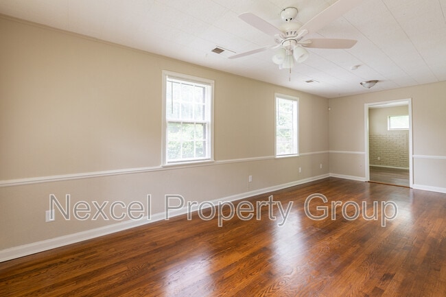 Photo - 4107 Owen Rd House