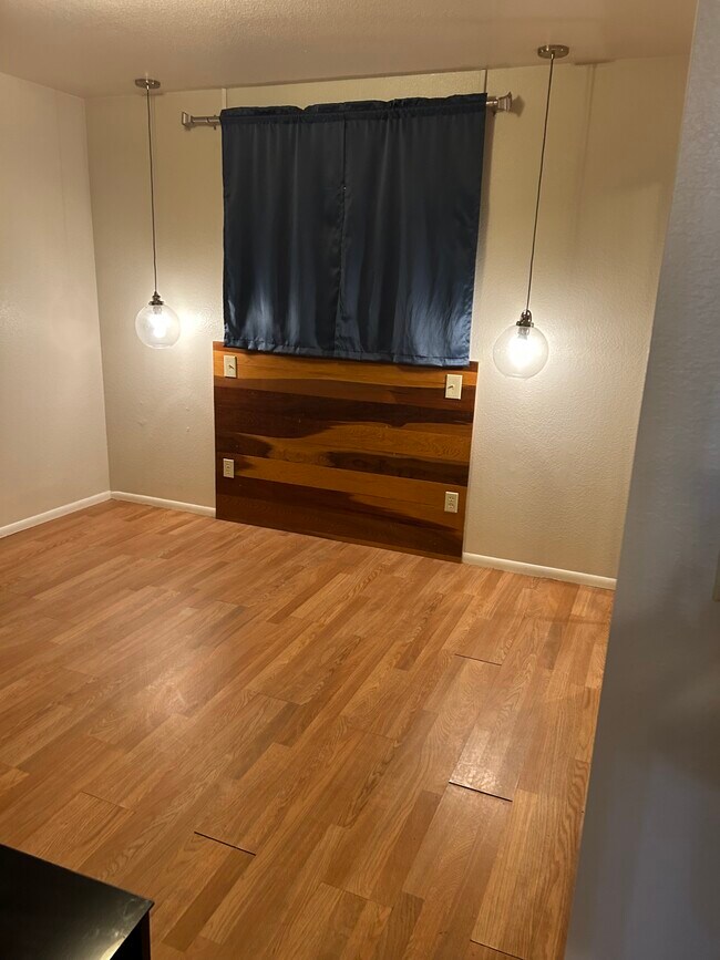 Building Photo - 810 S Owens Ln