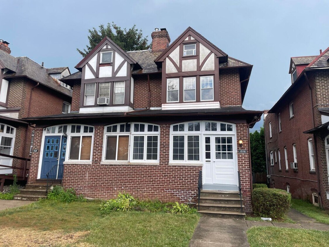 Primary Photo - Norristown 4 Bedroom Spacious Twin $2,495/mo