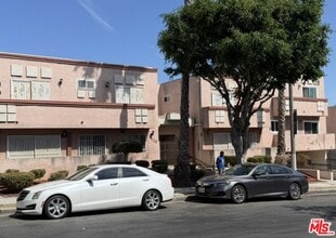 Building Photo - 720 N Eucalyptus Ave