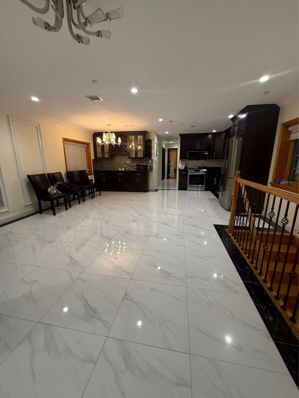 Foto del edificio - 120-13 9th Ave