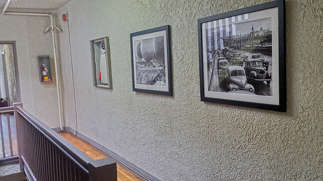 Foto del edificio - 807 Hyperion Ave