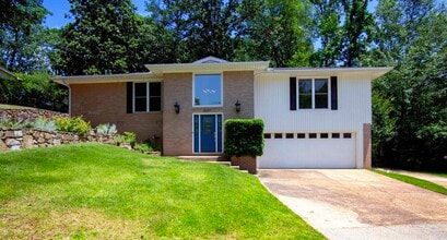 Building Photo - 8607 Linda Ln