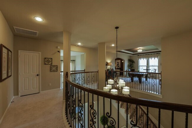 Foto del edificio - 5218 Alden Springs Blvd