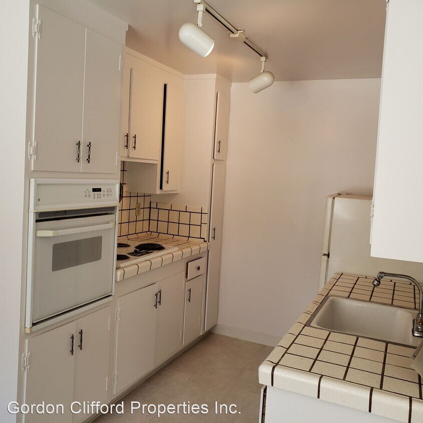 Primary Photo - 2 br, 1 bath House - 65 HERMANN STREET #4