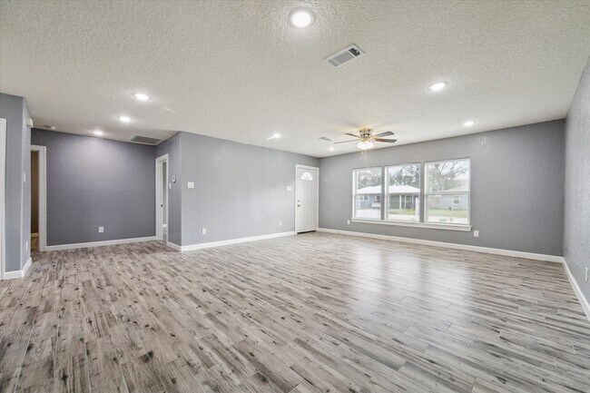 Foto del edificio - 714 Heisse St