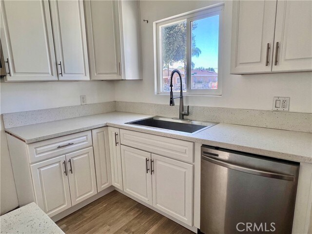 Foto del edificio - 4748 Garrick Ave