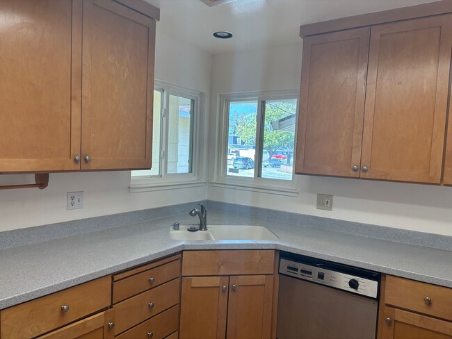 Building Photo - San Jose-nicely updated 4 bedroom  2 bathr...