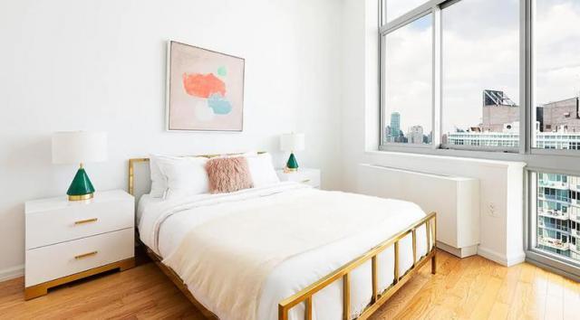 Foto del edificio - 2 bedroom in LONG ISLAND CITY NY 11109