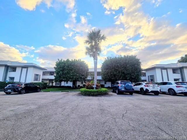 Foto del edificio - 803 SE Central Pkwy