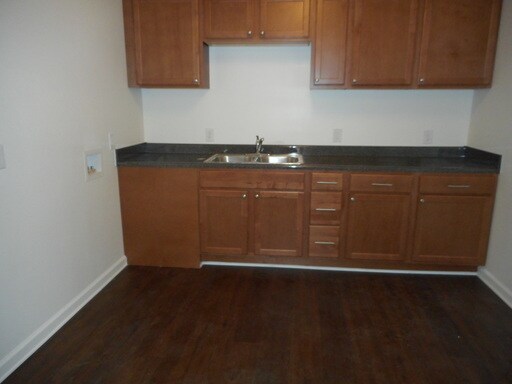 Foto del edificio - 2 bedroom 1.5 bathroom townhouse