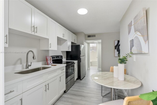 Foto del edificio - 501 SE 23rd St
