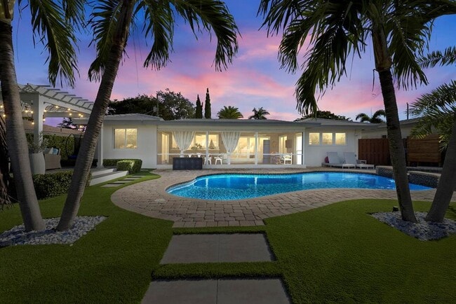 Building Photo - 6251 NE 19th Ter