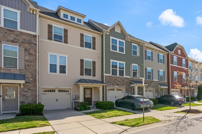 Foto del edificio - 583 Fox River Hills Way