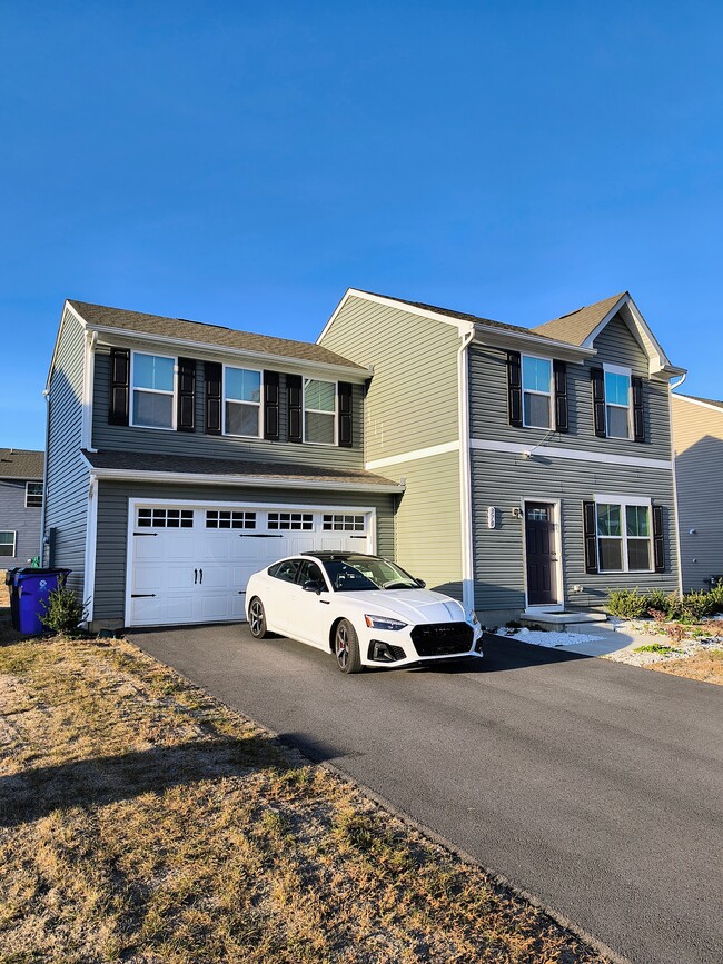 Building Photo - 370 Sedimentary Rock Rd