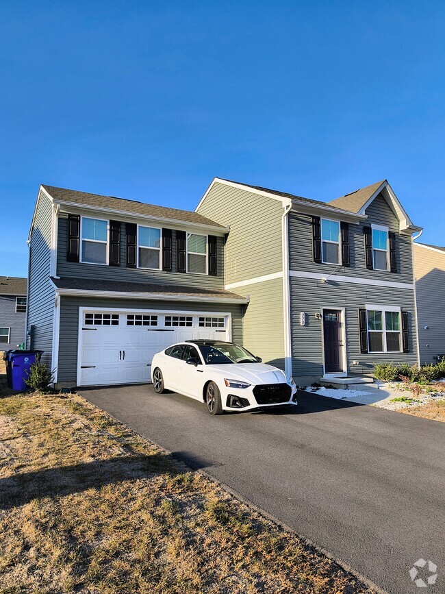 Building Photo - 370 Sedimentary Rock Rd