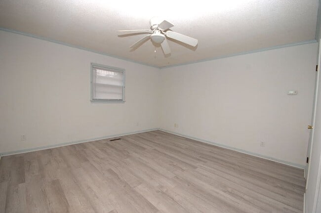 Foto del edificio - 2803 Warrick Cir