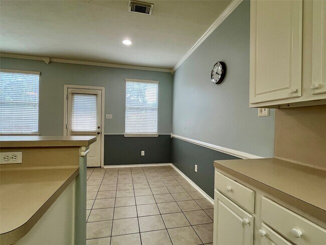 Building Photo - 6111 Morningshire Ln